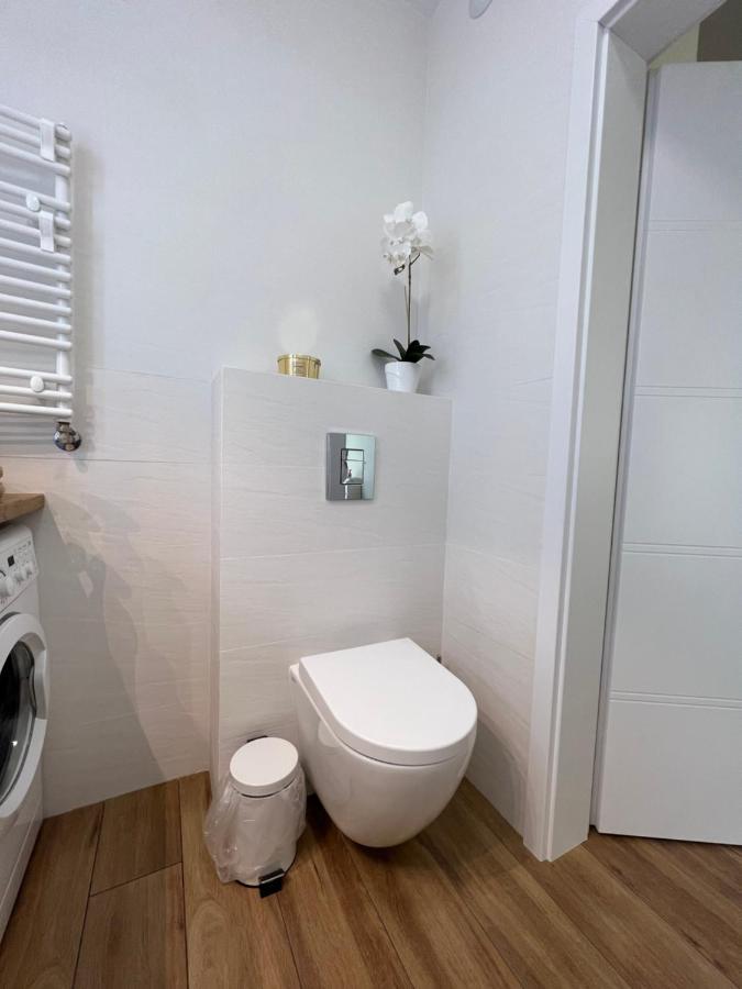 Apartament 26 Metro Apartment *